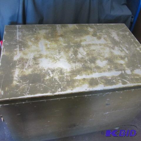 lot 174 image: Army Field Ice Chest