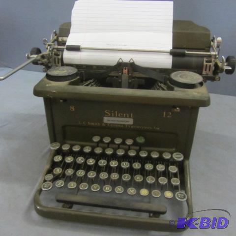 lot 184 image: Vintage Typewriter