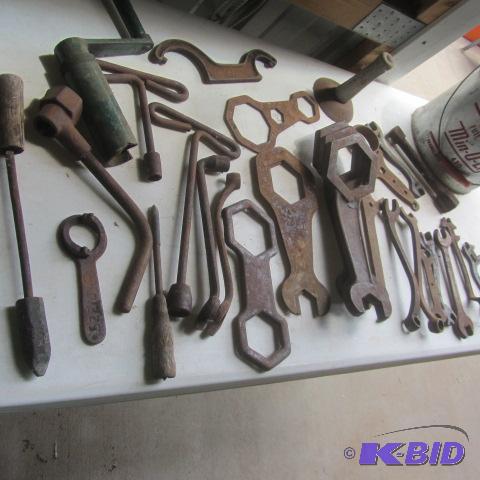 lot 196 image: Vintage Wrenches, Cranks