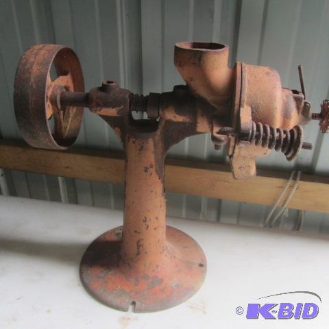 lot 203 image: Belt Drive Grinder - Pump