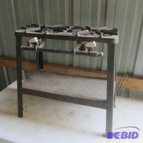 lot 205 image: Griswold Two Burner Stove