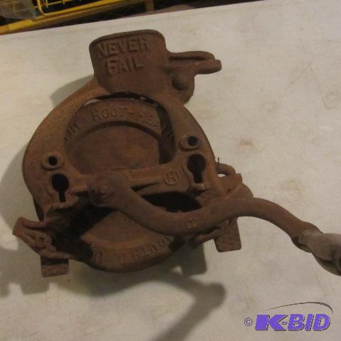 lot 209 image: Box Corn Sheller