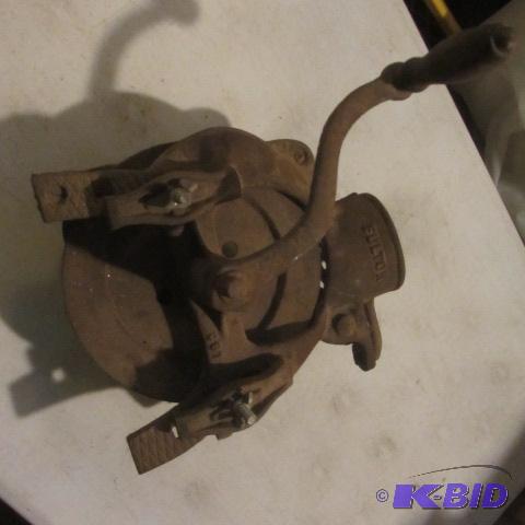 lot 210 image: Box Corn Sheller