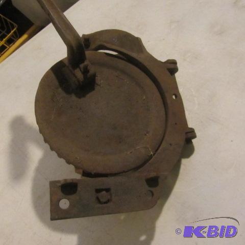 lot 212 image: Box Corn Sheller