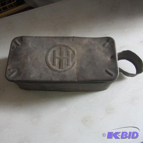 lot 215 image: Vintage IHC Tool Box