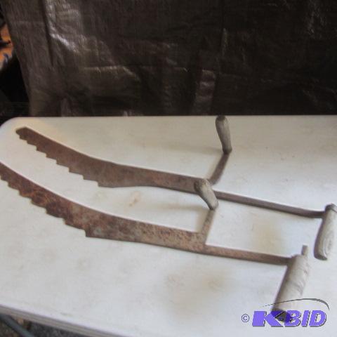 lot 221 image: Vintage Hay Knives