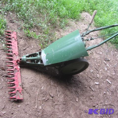 lot 4 image: Jari Mower