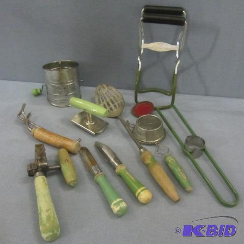 lot 43 image: Kitchen Utensils