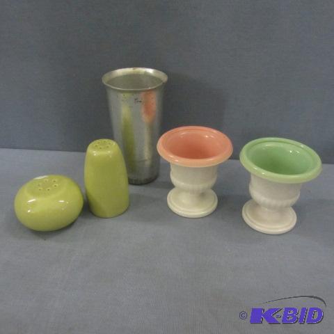 lot 47 image: Vintage Salt & Pepper, Goblets