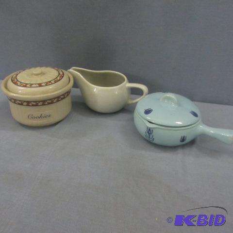 lot 48 image: Red Wing, Creamer