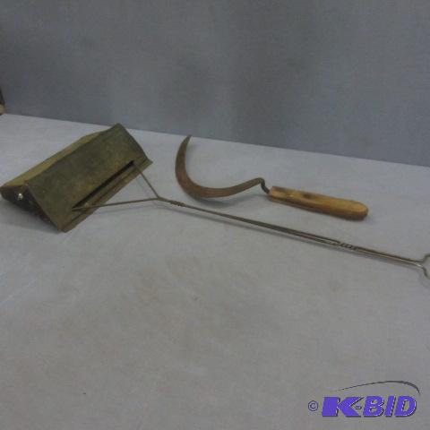 lot 90 image: Vintage Dustpan, Scythe
