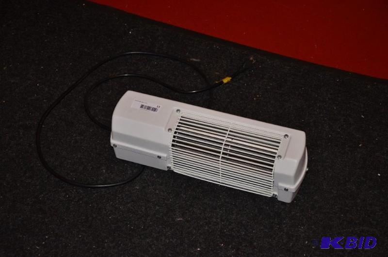 lot 13 image: White Rectangular fan 5" x 7" x 17 ...