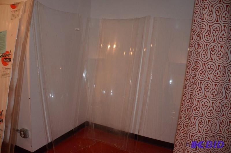 lot 29 image: 5 Acrylic Shields for tanning beds...