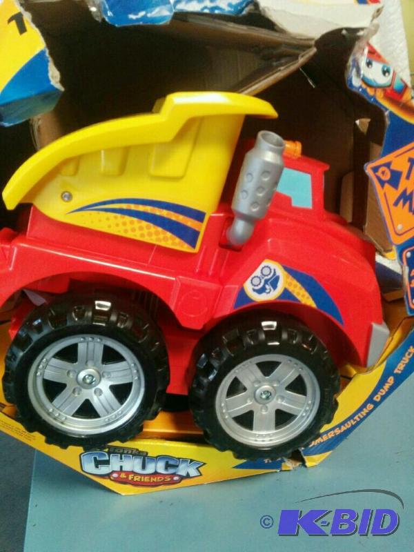 lot 33 image: Dump Truck