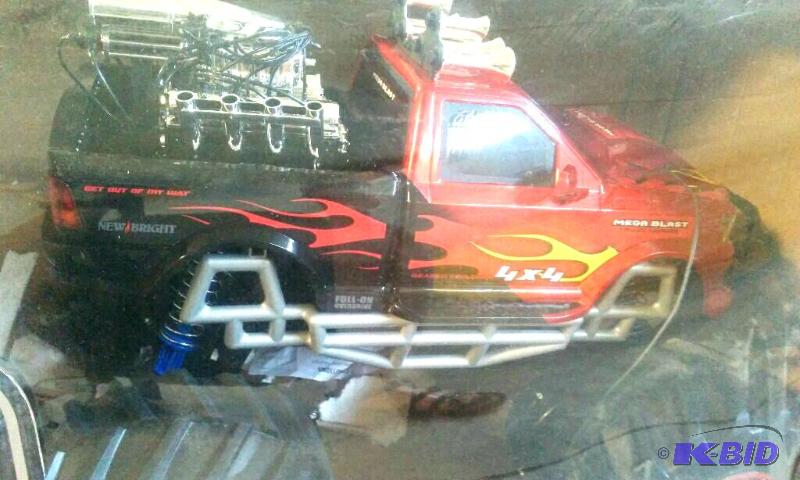 lot 48 image: RC Ttruck