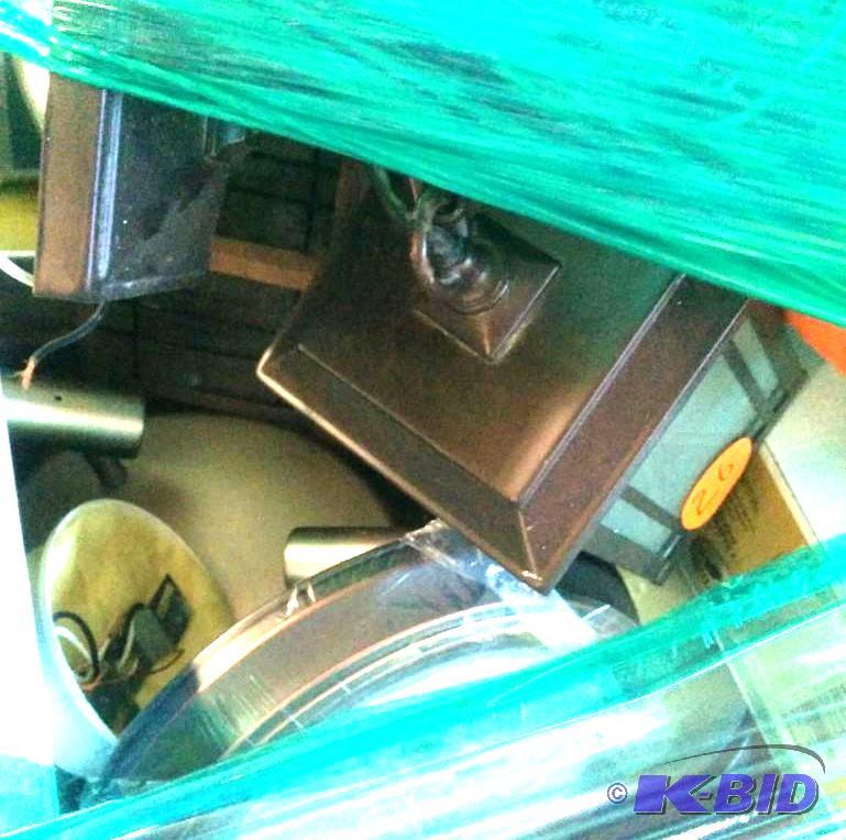 Pallet of Lamps and Fixtures (27)