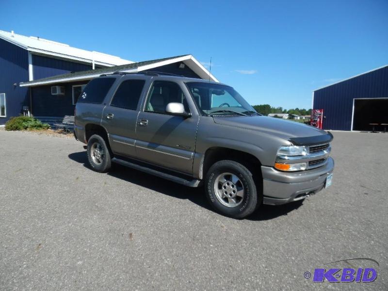 lot 2 image: 2001 Chevy Tahoe