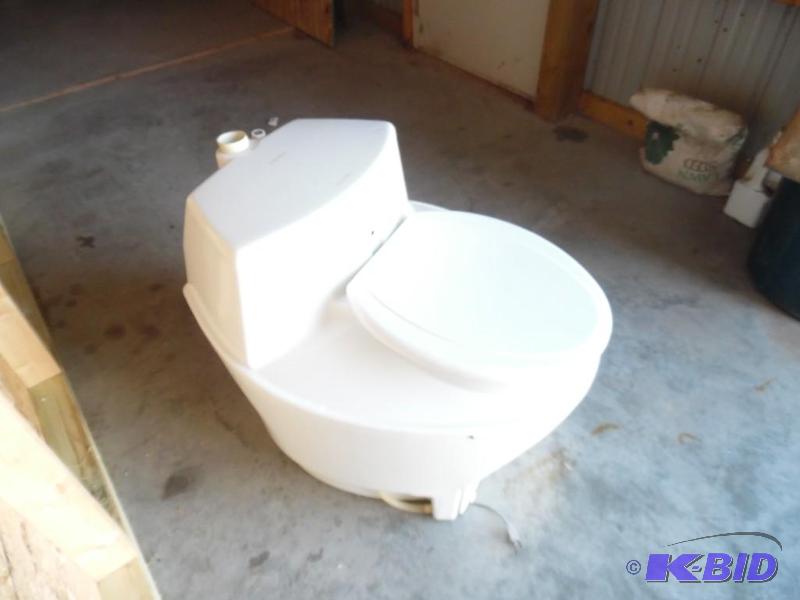 Composting toilet
