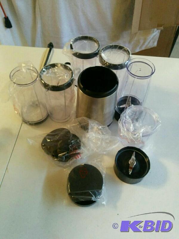 lot 22 image: Farberware Single Serve Blender