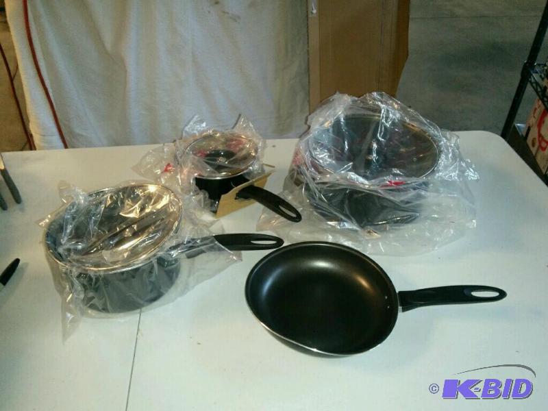lot 29 image: 7 Piece Non-stick Cooking Set