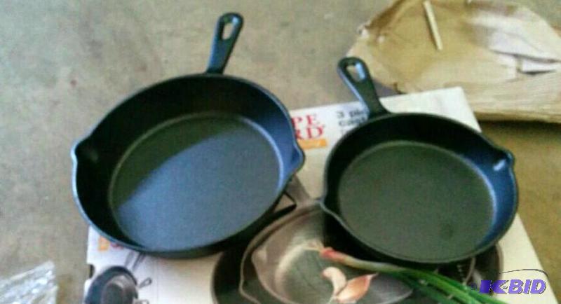 lot 30 image: 2 Cast Iron Frying Pans