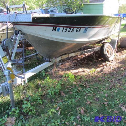 lot 1 image: Sylvan Fishing Boat, Trailer