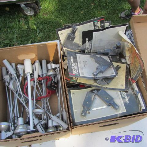 lot 118 image: Track Lighting Connectors