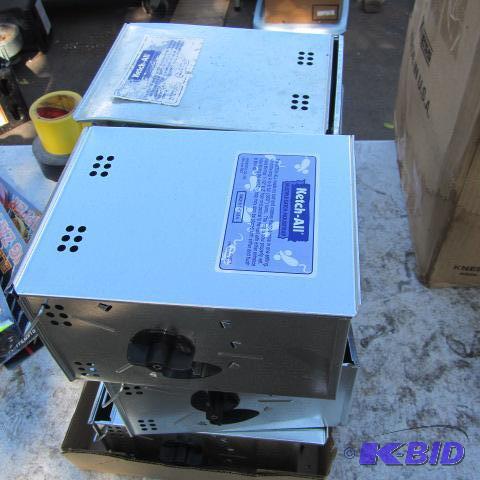 lot 135 image: Mouse Traps