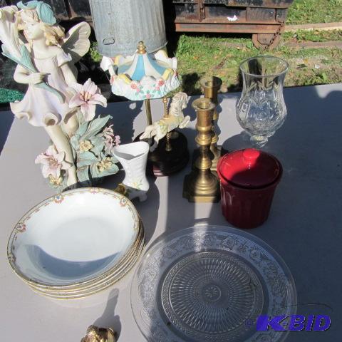 lot 137 image: Limoges Bowls, Knick Knacks