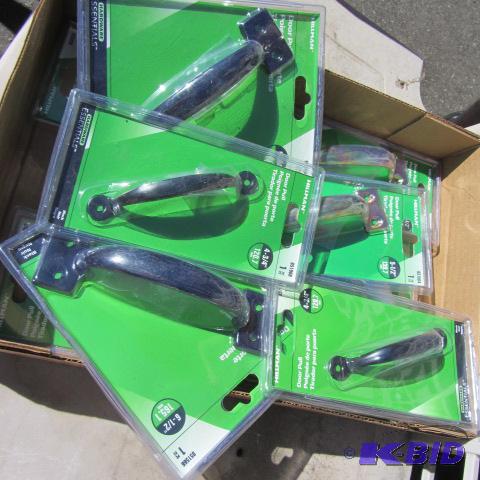 lot 14 image: Door & Gate Handles