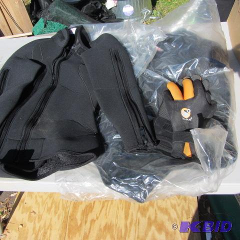 lot 152 image: New Scuba Diving Jackets