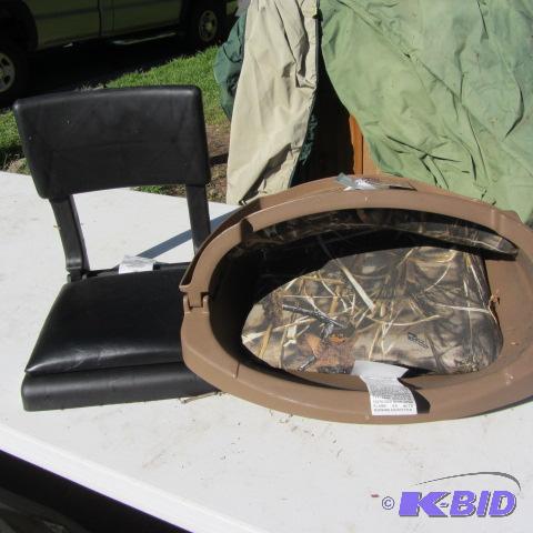 lot 154 image: Boat Seats