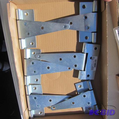 lot 16 image: Strap Hinges