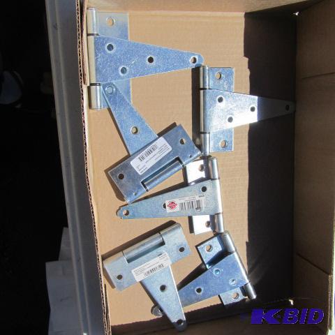 lot 18 image: Strap Hinges