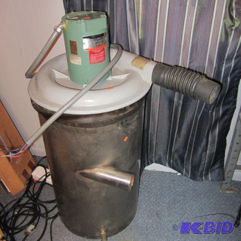 lot 180 image: Commercial Vacuum
