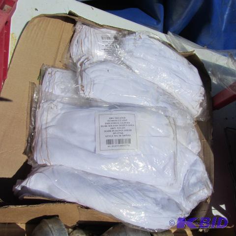 lot 194 image: Industrial Gloves