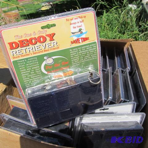 lot 195 image: Decoy Retrievers