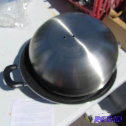 lot 197 image: Quick Cooker