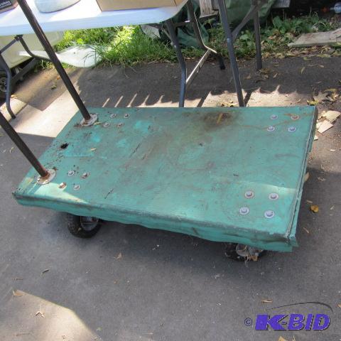 lot 206 image: Dock Cart