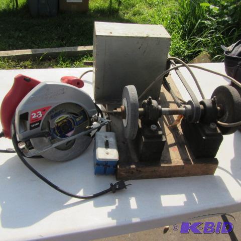 lot 249 image: Circular Saw, Grinder