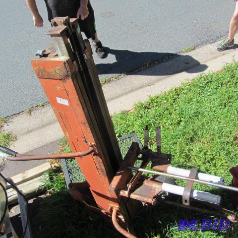 lot 25 image: OB Motor Lift & Transport