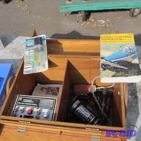 lot 254 image: Model Airplane Items