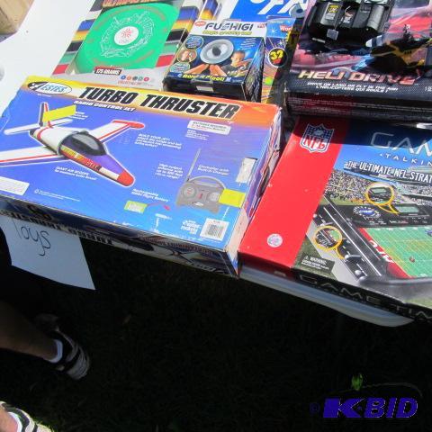 lot 284 image: Remote Control, Games