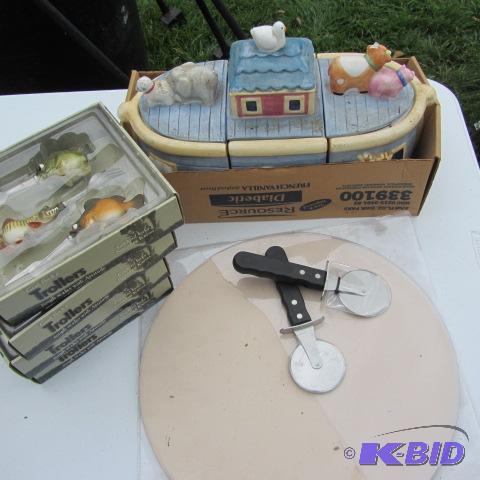 lot 294 image: Pizza Stone, Canister Set