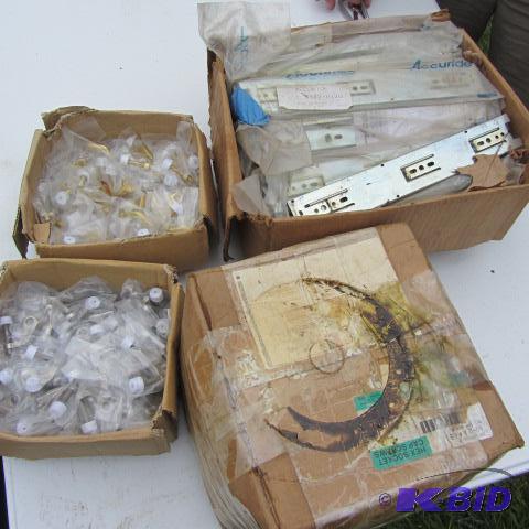 lot 299 image: Drawer & Door Hardware