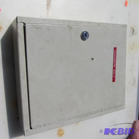 lot 33 image: Key Locker