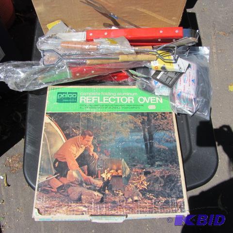 lot 55 image: Reflector Oven, BBQ Tools