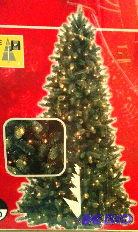 7.5 foot pre-lit Christmas Tree