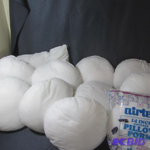lot 125 image: Pillow Forms
