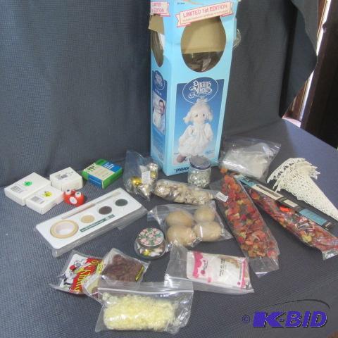 lot 135 image: Craft Supplies